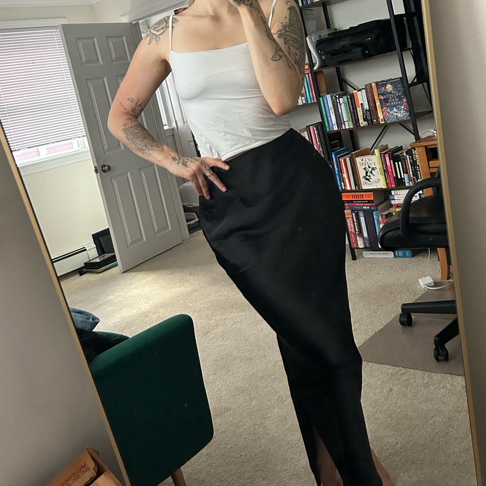 Maxi express silk skirt with elastic waist